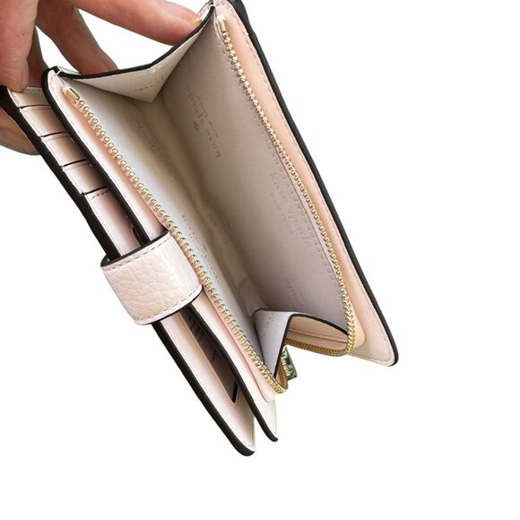 Kate Spade medium zipper  Wallet pebbled leather.  pink NEW - Picture 2 of 4